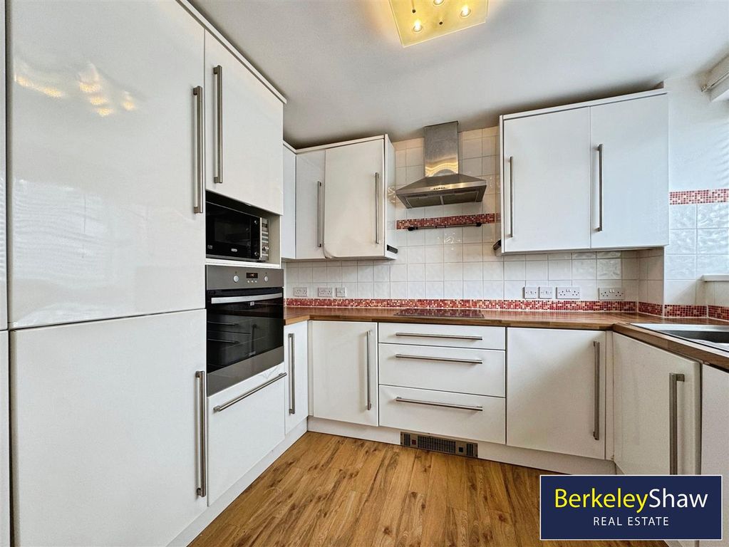 Property photo 2 of 13 Kitchen