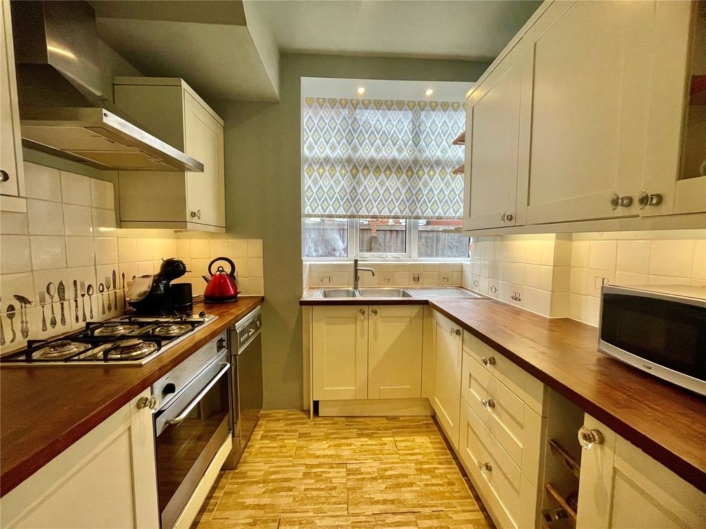 Property photo 3 of 20 Kitchen