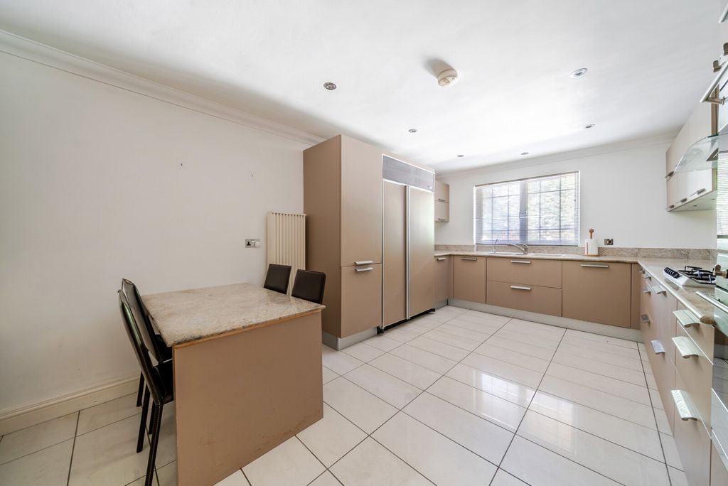 Property photo 3 of 17 10-6A7c572Ad37Af-...