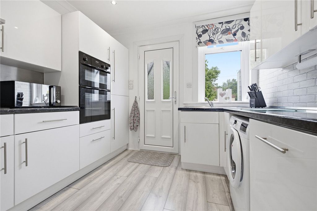 Property photo 3 of 15 Kitchen