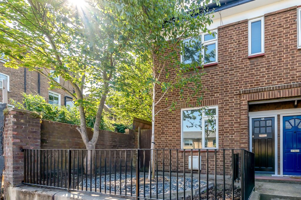 Property photo 1 of 17 4300751