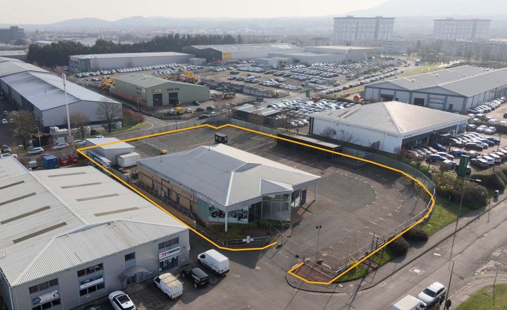 Property photo 1 of 8 Photo 9