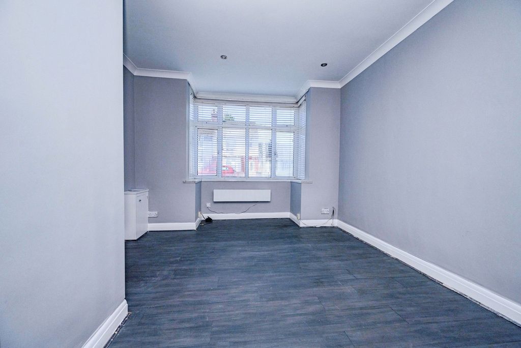 Property photo 2 of 9 Pbox-Img.Jpg