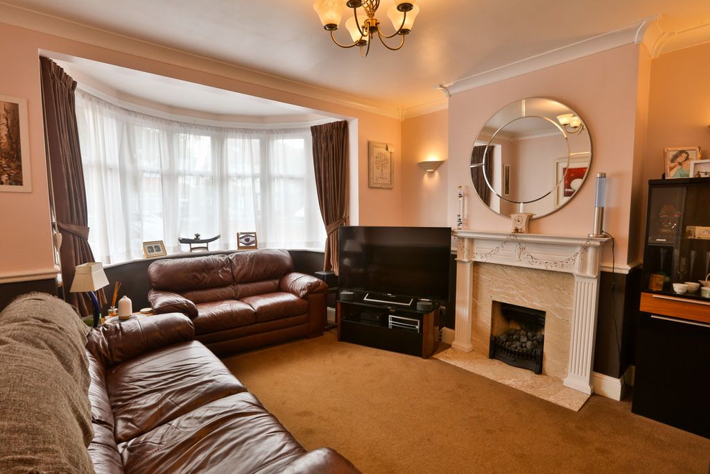 Property photo 2 of 20