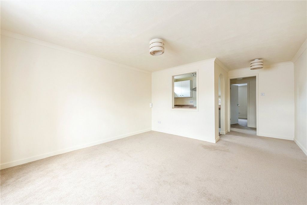 Property photo 2 of 10 Living Room