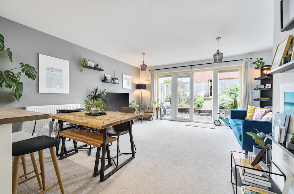 Property photo 3 of 17 1326855-12-6877B3...