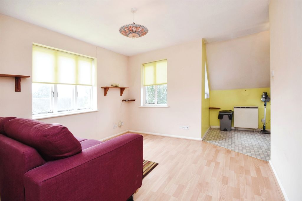 Property photo 2 of 21