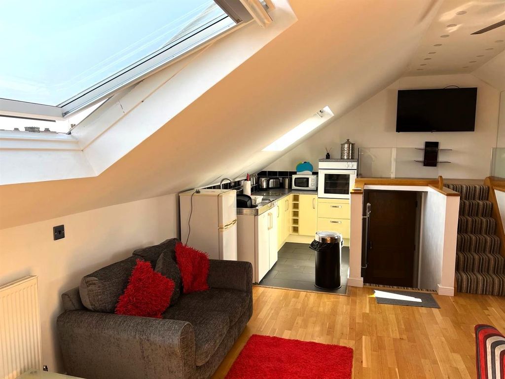 Property photo 3 of 11 3.Jpg