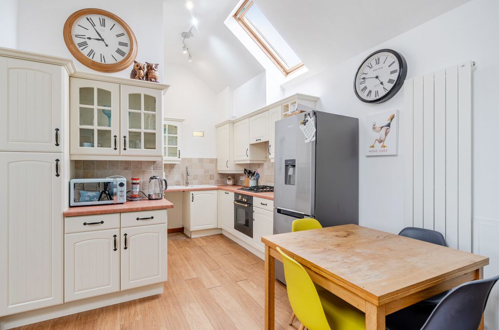 Property photo 3 of 23 1482288-7-6A35785...
