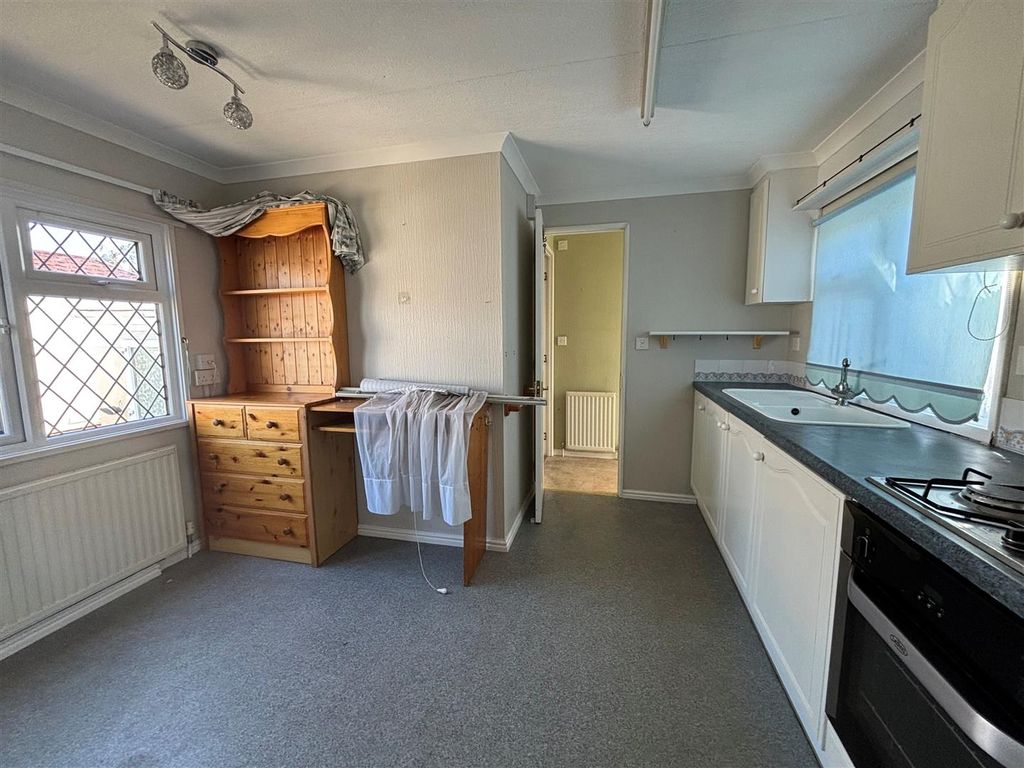 Property photo 3 of 11 Kitchen/Breakfast Room