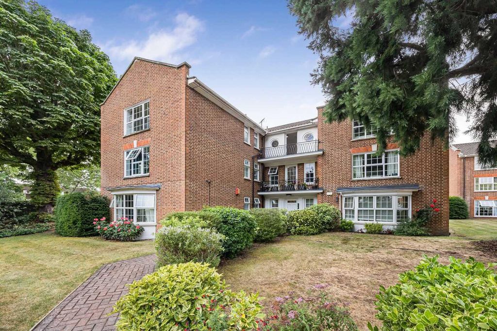 Property photo 1 of 19 44 Molyns House, Henley