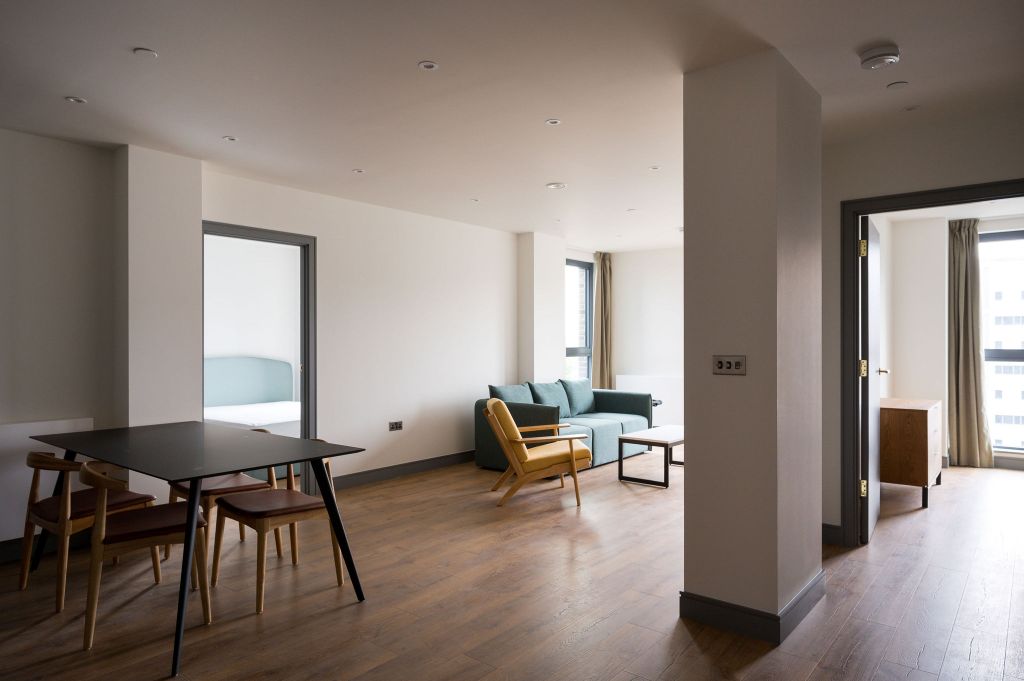 Property photo 1 of 17