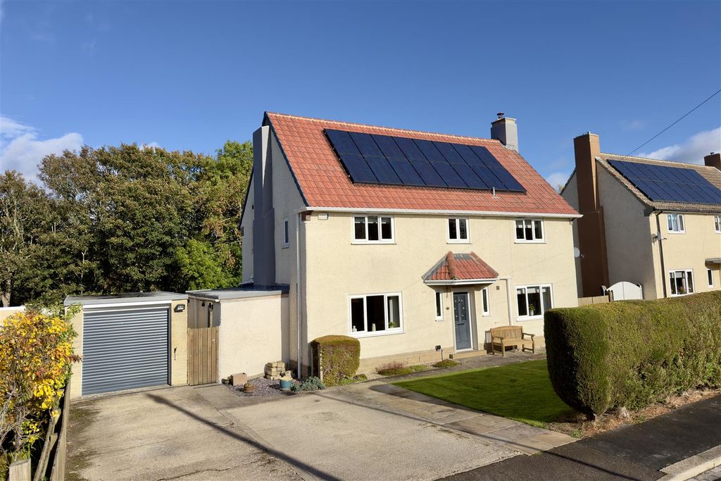 Property photo 1 of 42