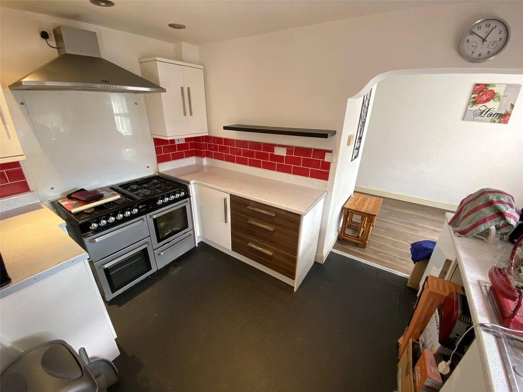 Property photo 2 of 21 Picture No. 19