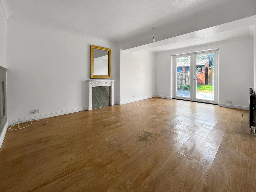 Property photo 3 of 26