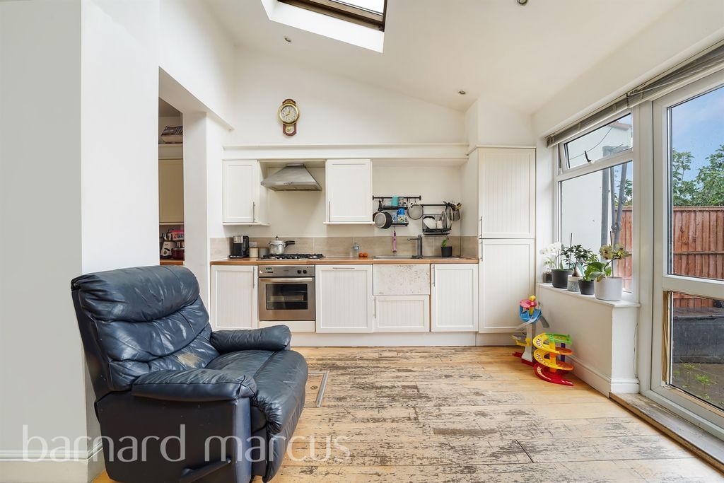 Property photo 3 of 13
