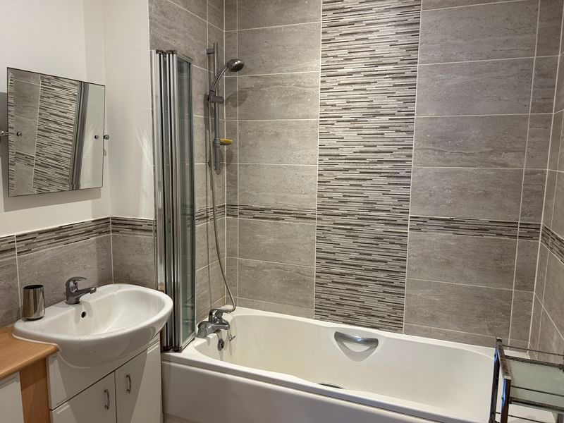 Property photo 3 of 15 En Suite