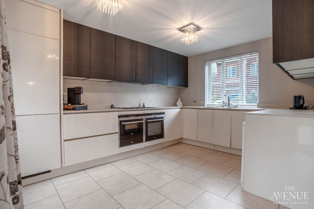 Property photo 2 of 17 5179326