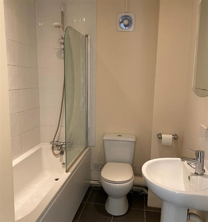 Property photo 3 of 4 Bathroom