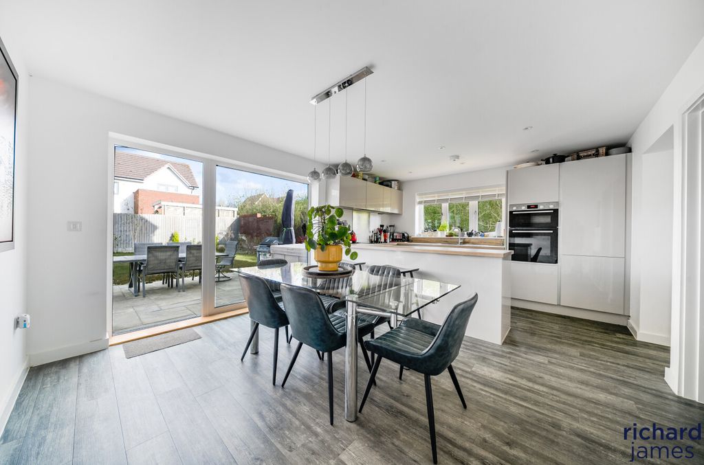 Property photo 3 of 16 B825Ad7227634ce7B543B494A67Bd691