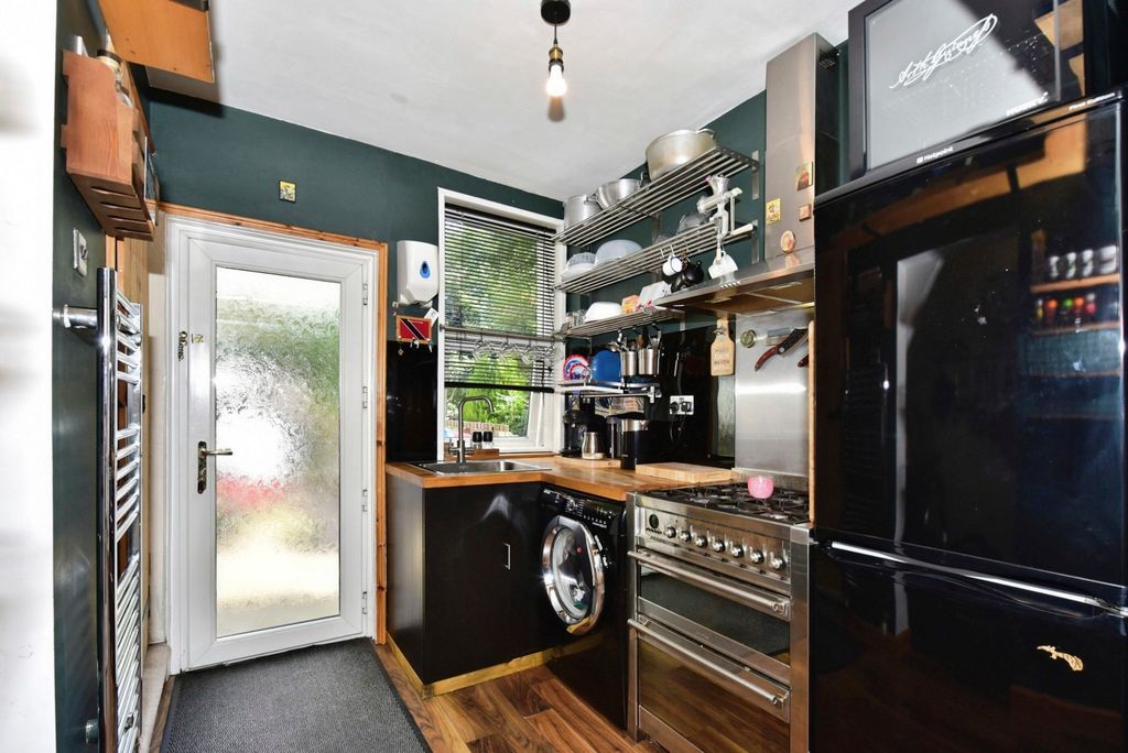 Property photo 2 of 12 Pbox-Img.Jpg