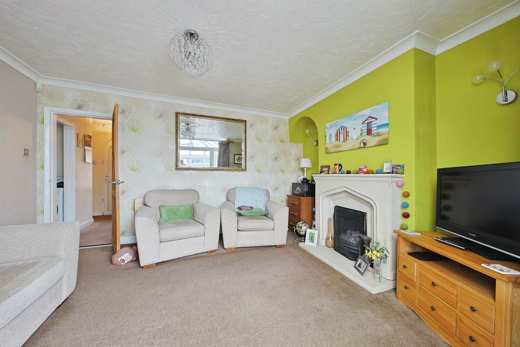 Property photo 3 of 18 4191367