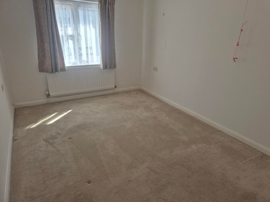 Property photo 3 of 5 Bedroom