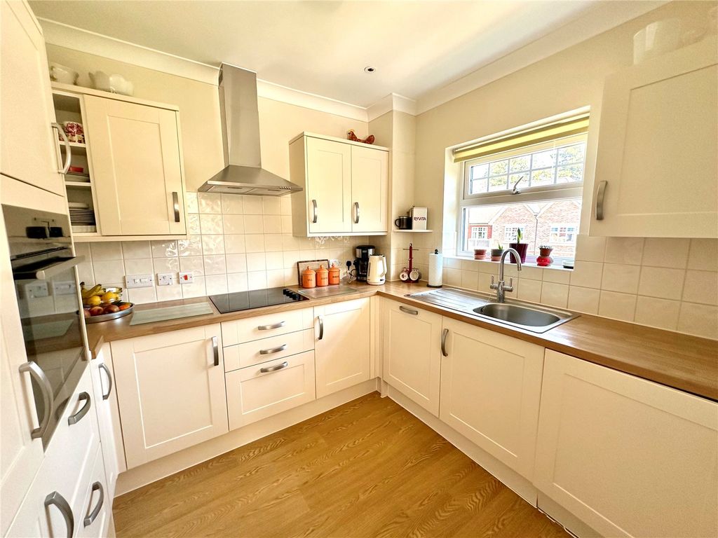 Property photo 3 of 14 Picture No. 10