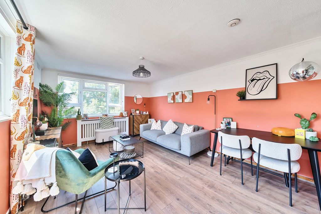 Property photo 1 of 15 1311700-3-6852B50...