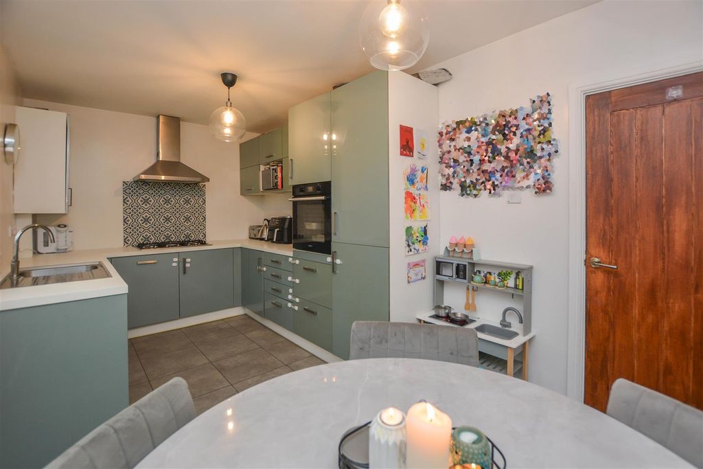 Property photo 3 of 14 Dsc_0016.Png