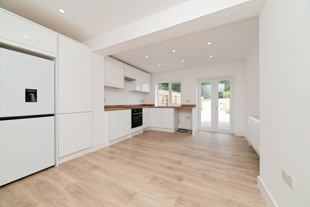 Property photo 2 of 15 Kitchen/Diner
