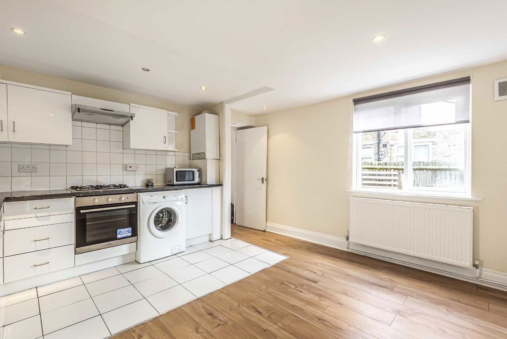 Property photo 1 of 5