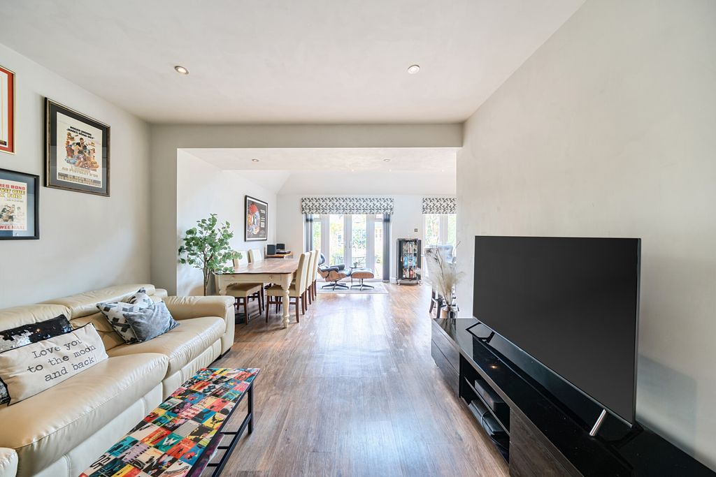 Property photo 3 of 21 1354531-2-68c7F60...
