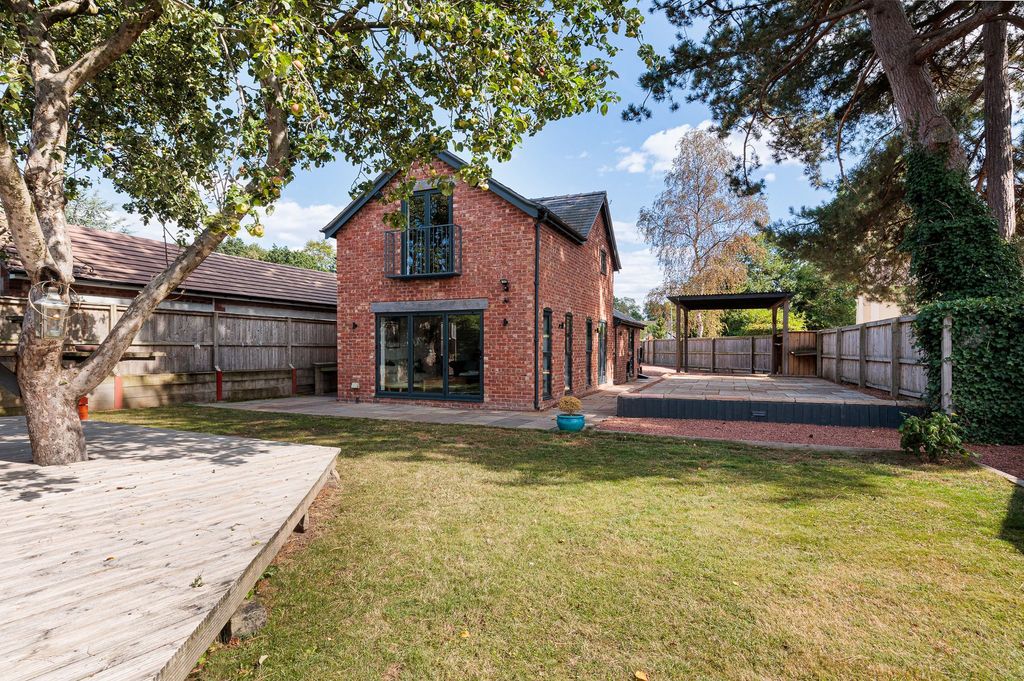 Property photo 1 of 30