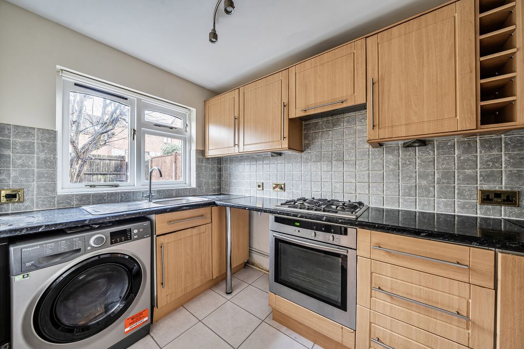 Property photo 2 of 16 1405368-14-6978E2...