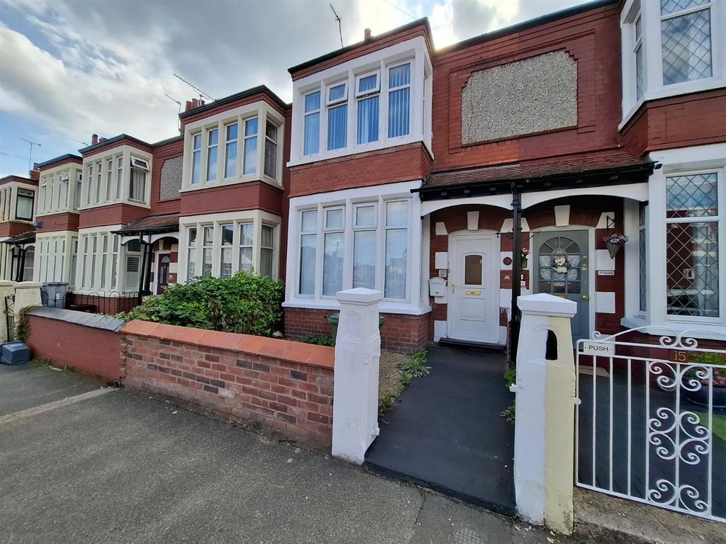 Property photo 1 of 26 13 B Outside.Jpg