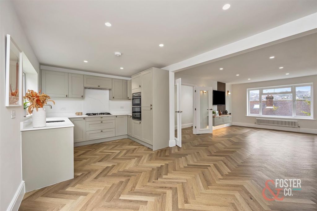 Property photo 2 of 20 Goldstone Way, 30-007.Jpg