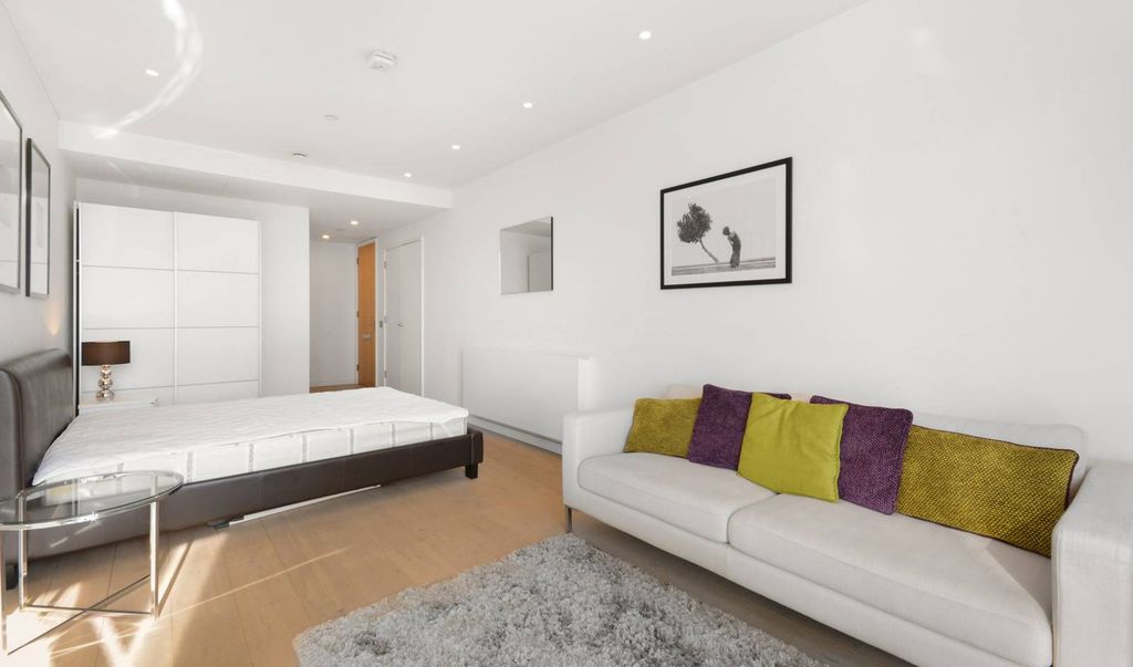 Property photo 3 of 8