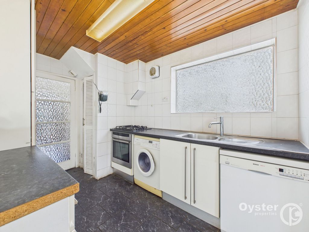 Property photo 3 of 13 Kitchen