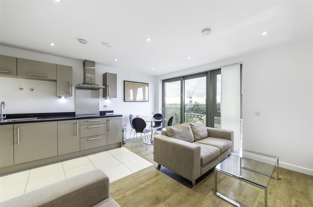 Property photo 1 of 9 Reception Room