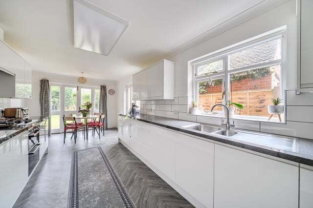 Property photo 3 of 12 Kitchen