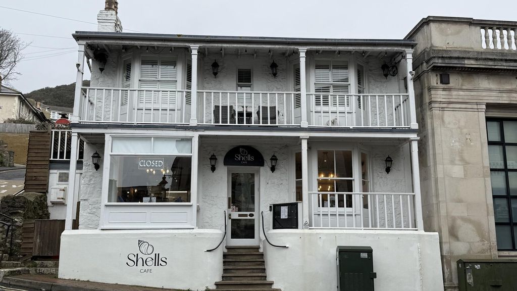 Property photo 1 of 13 Front (Exterior)