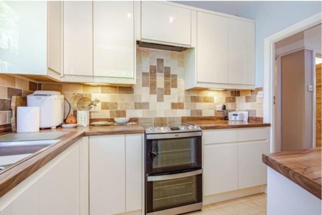 Property photo 3 of 16 Kitchen