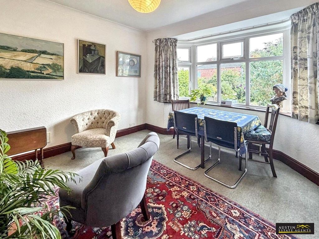 Property photo 2 of 11 Dining Room