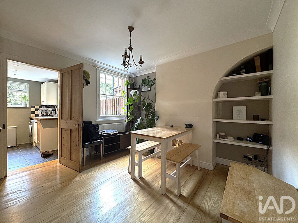 Property photo 2 of 10