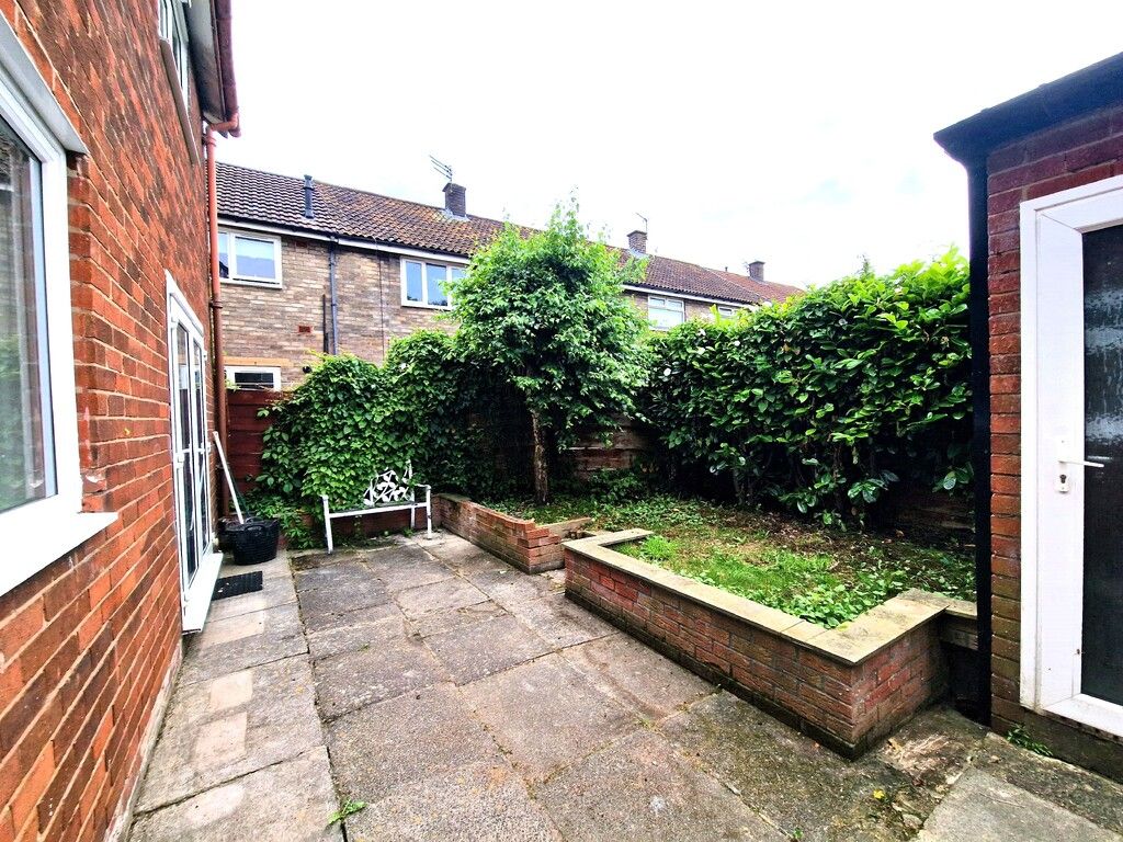 Property photo 3 of 15 Garden.Jpg