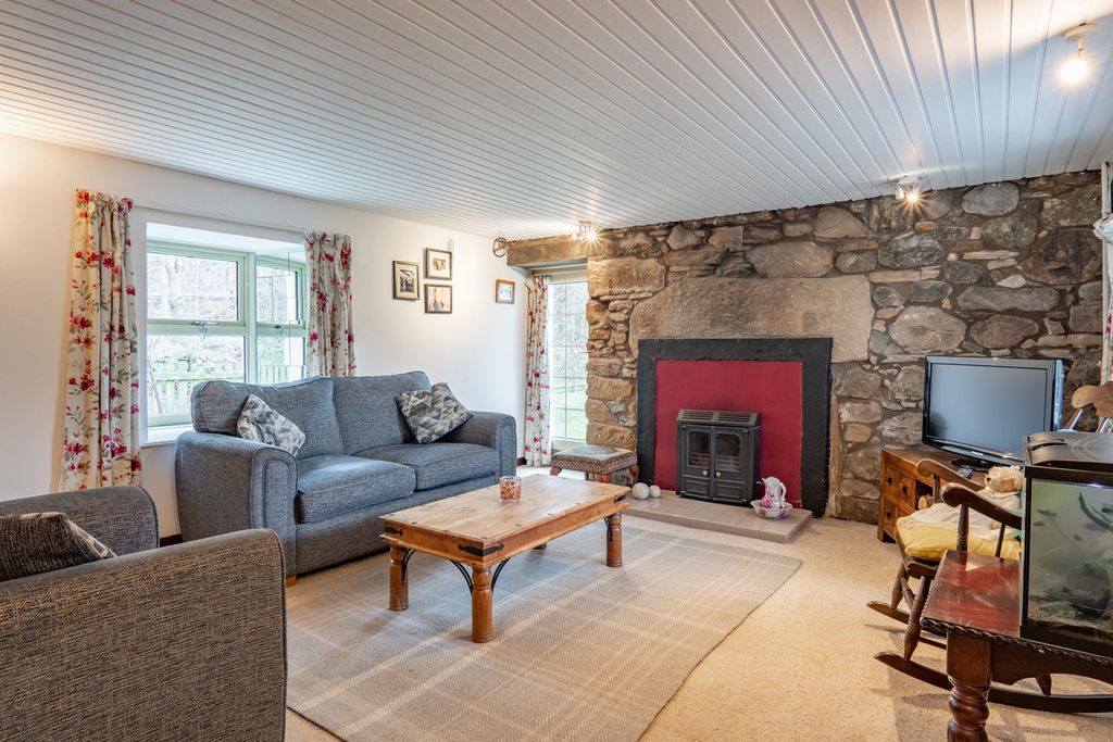 Property photo 3 of 38