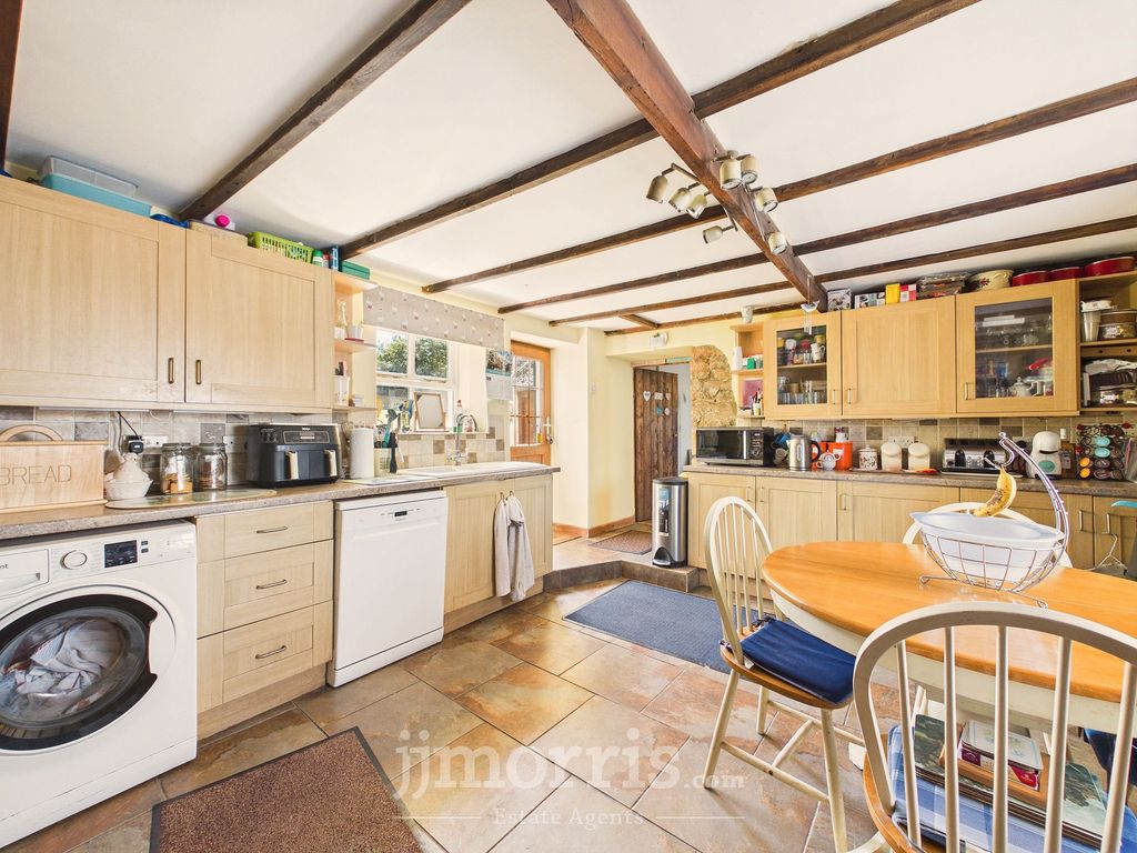 Property photo 3 of 45
