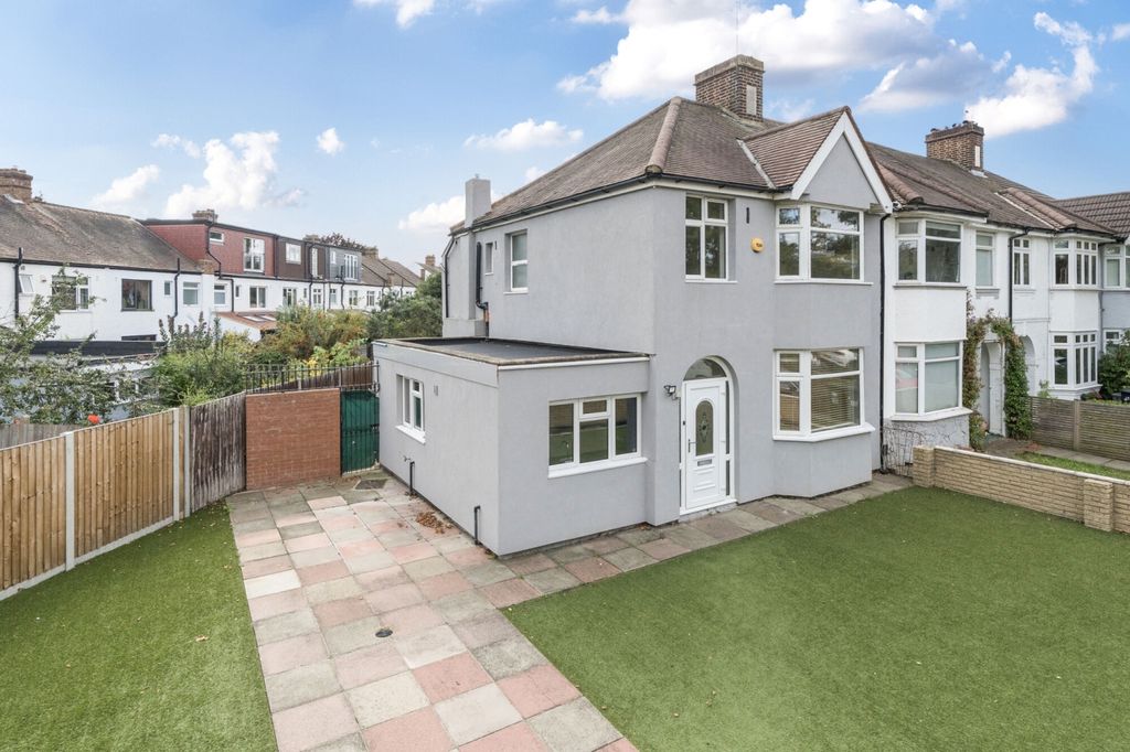Property photo 1 of 19 External