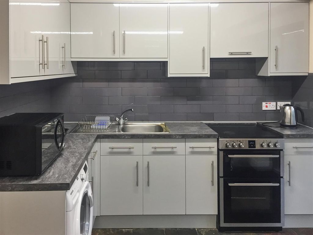 Property photo 2 of 5 Picture 2